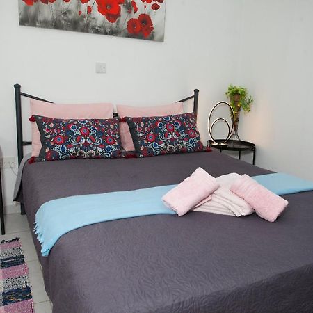 Ariadne 1, Sea Side Boutique Apartment Lemesós Eksteriør bilde